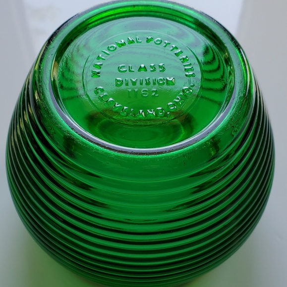 1950s 4 1/4" National Potteries Glass Division Cleveland OH Jar - Picture 5 of 7